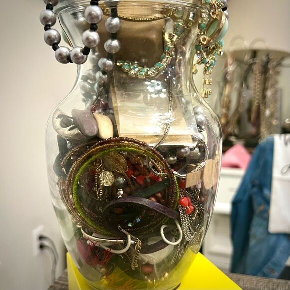 ⚜️ 2-3 LB Closet Special! High-End Luxe Jewelry Lot – Wearable & Repair Glam 🌹 - Picture 8 of 10